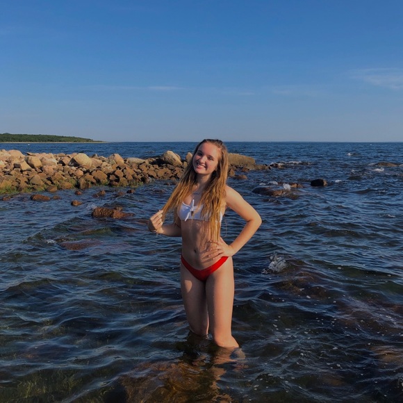 Meet your Posher, Brigette - Picture 1 of 1